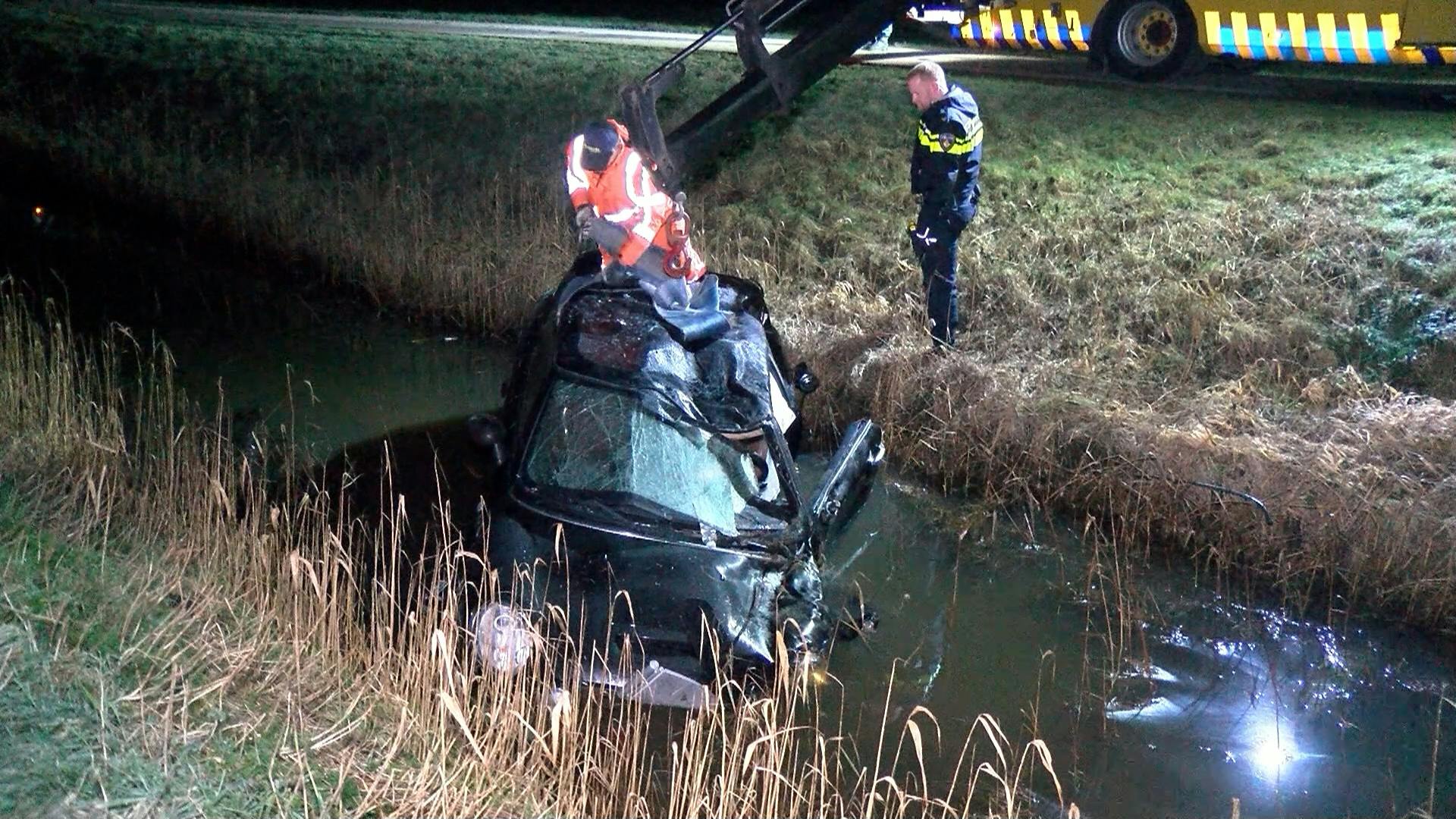 Auto Belandt In Sloot Bij Graauw